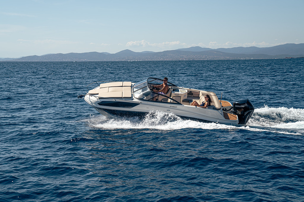 Bayliner - VR6 Cuddy Outboard