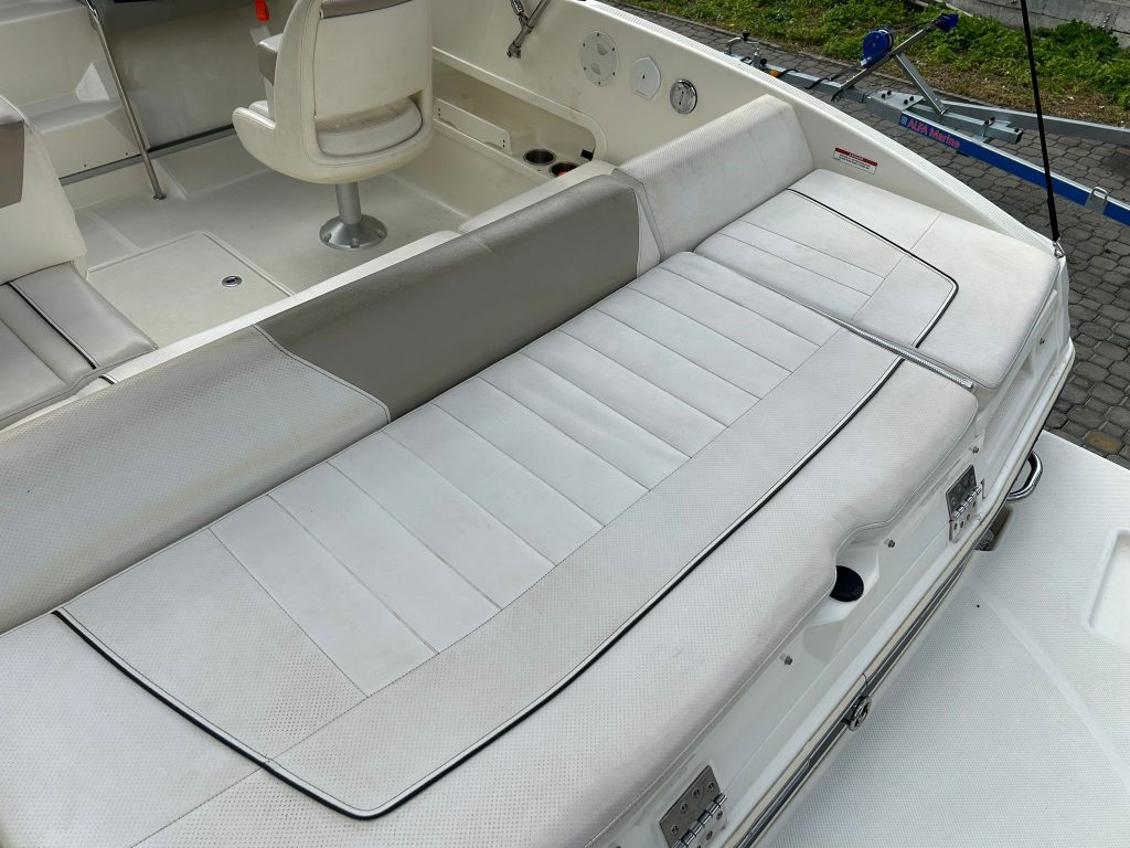 Eladó használt motorcsónak