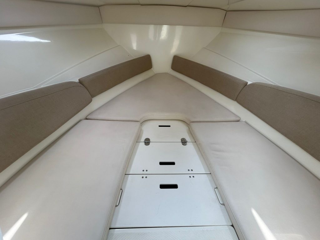 Eladó használt motorcsónak