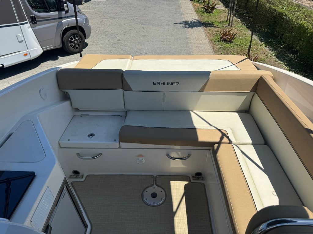 Eladó benzines kabinos motorcsónak