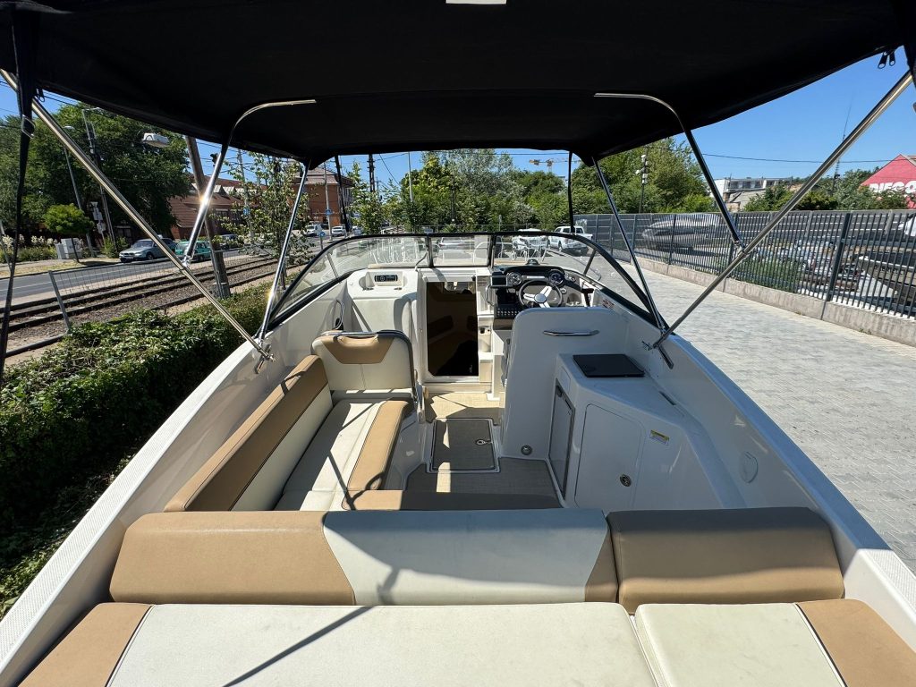 Eladó benzines kabinos motorcsónak