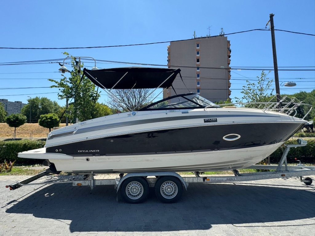 Eladó benzines kabinos motorcsónak