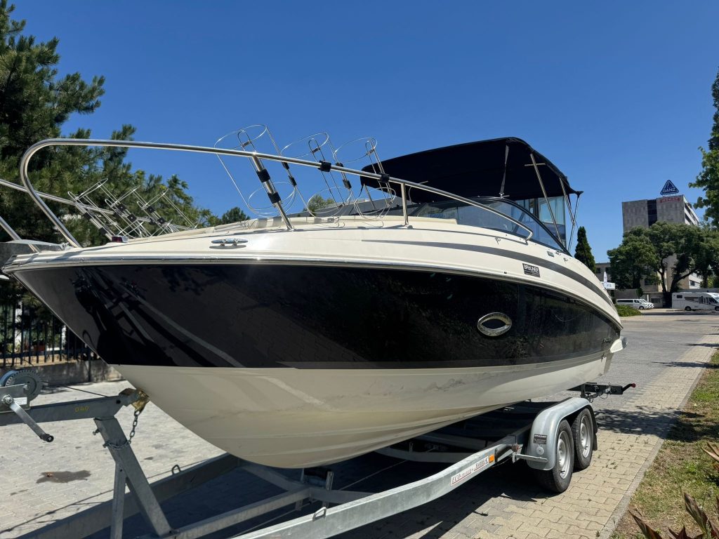 Eladó benzines kabinos motorcsónak