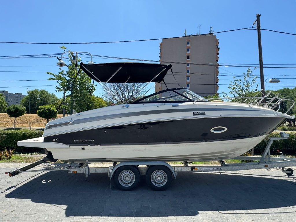 Eladó benzines kabinos motorcsónak