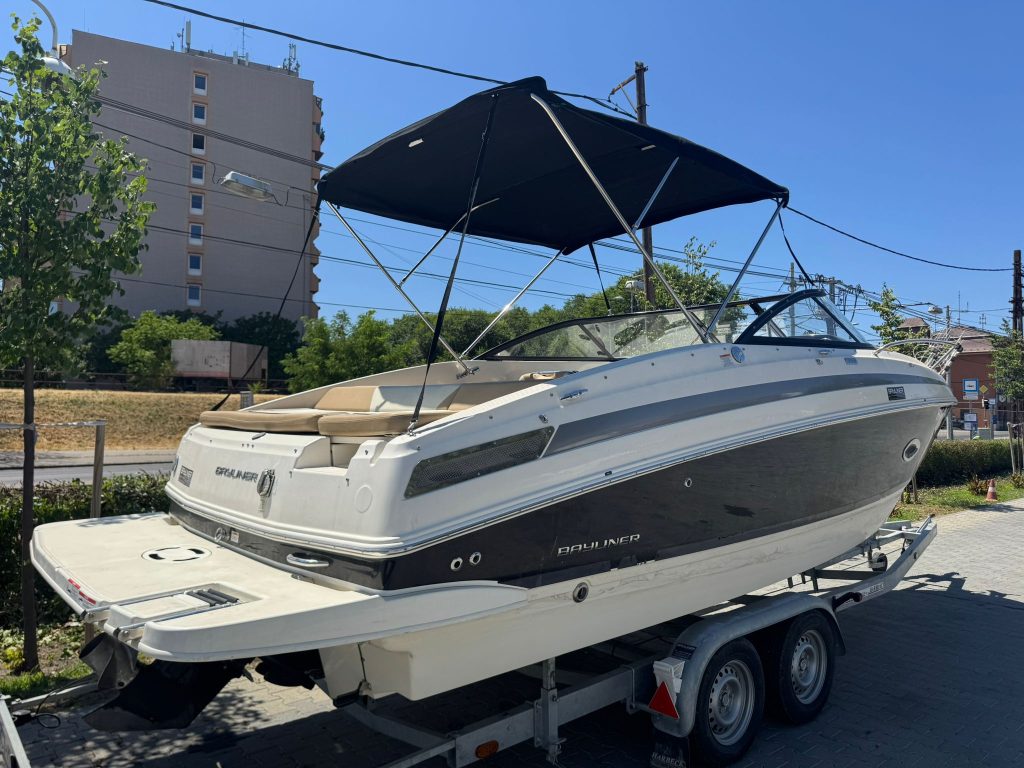 Eladó benzines kabinos motorcsónak