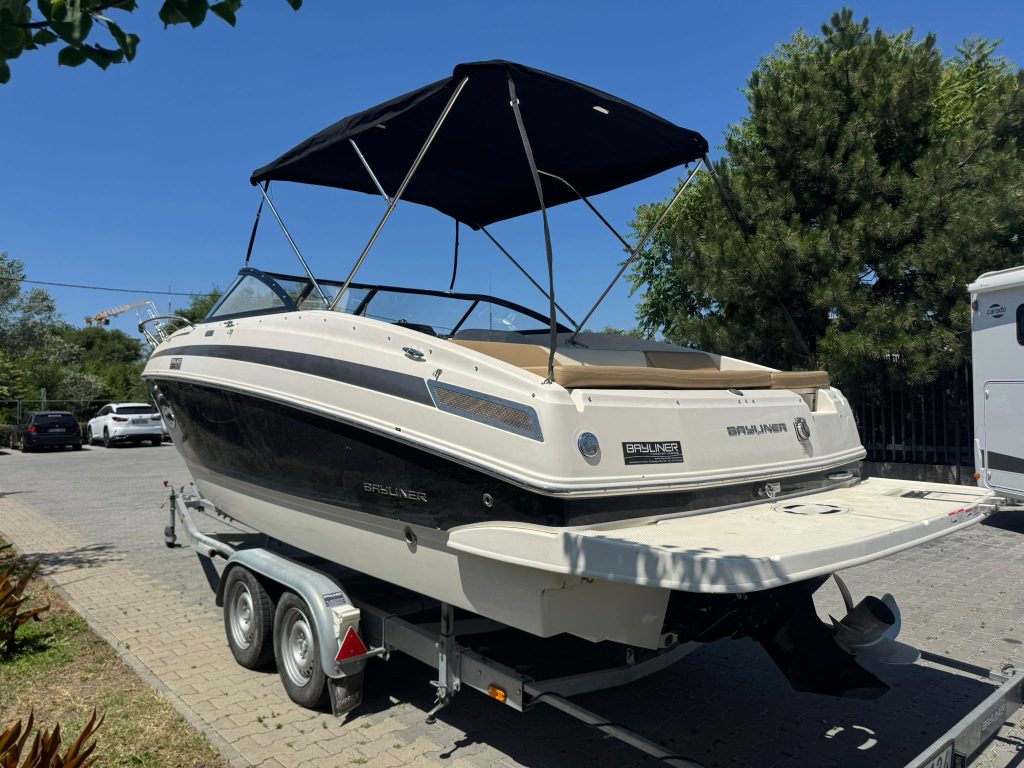 Eladó benzines kabinos motorcsónak