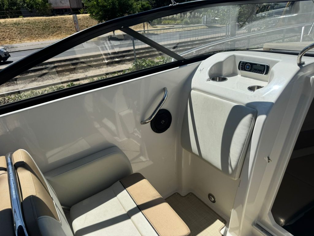 Eladó benzines kabinos motorcsónak