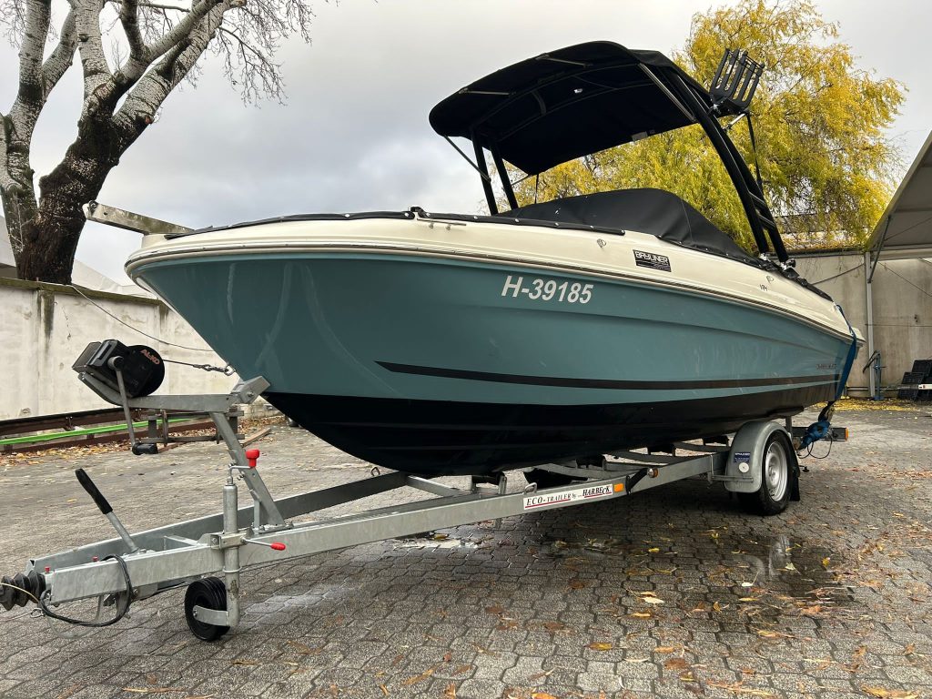 Eladó használt motorcsónak