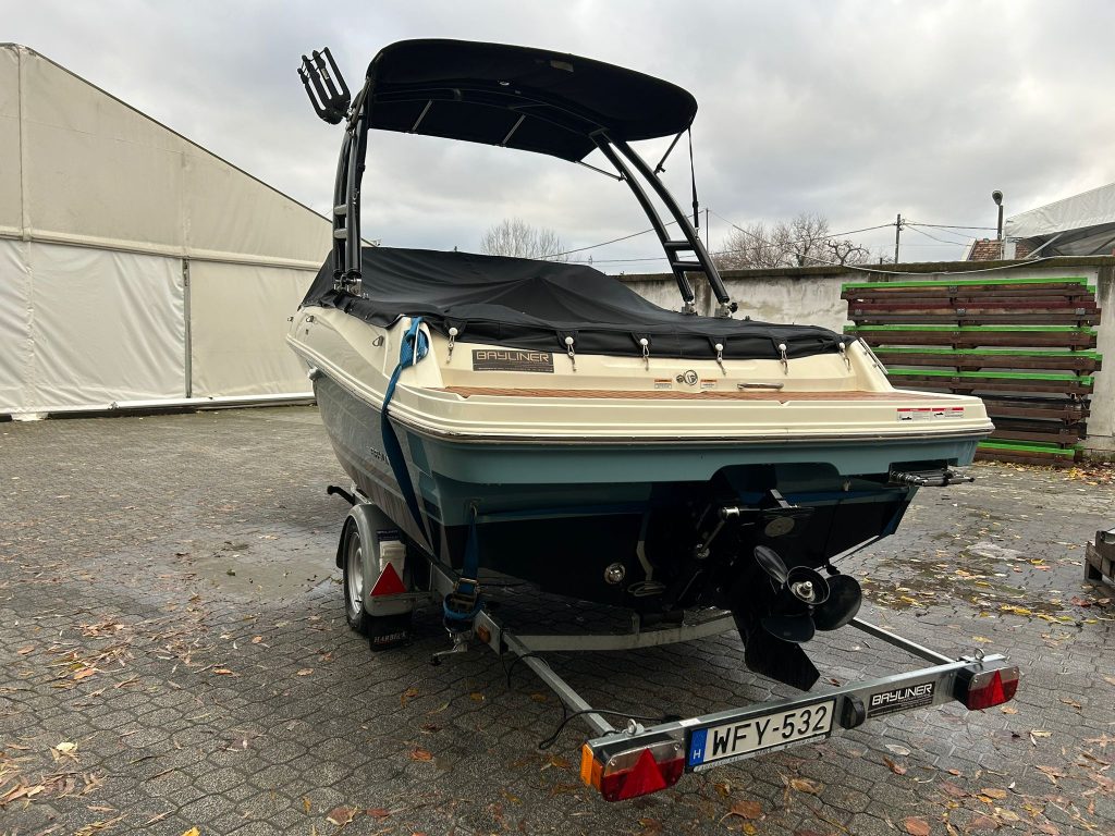 Eladó használt motorcsónak