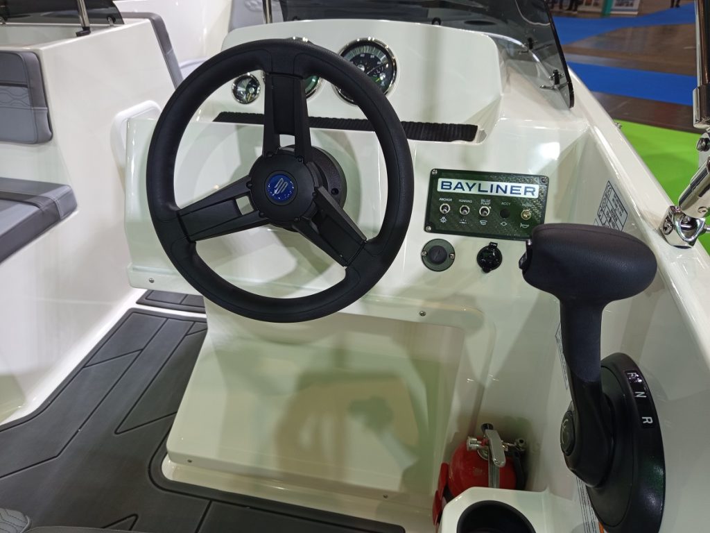 Eladó elektromos hajó