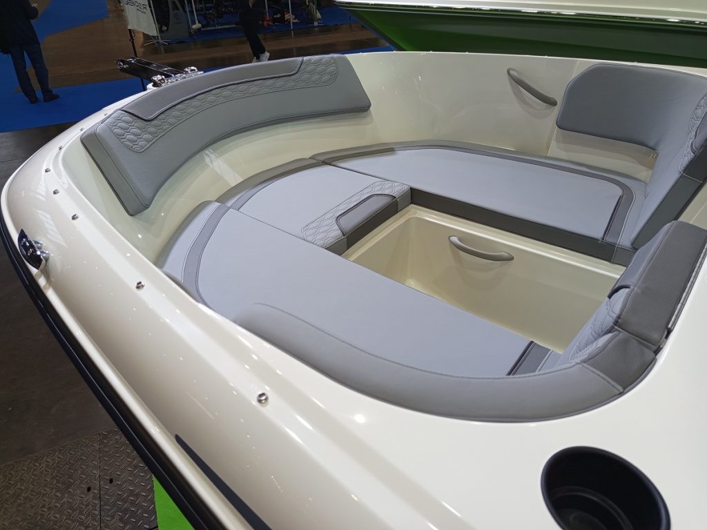 Eladó elektromos hajó