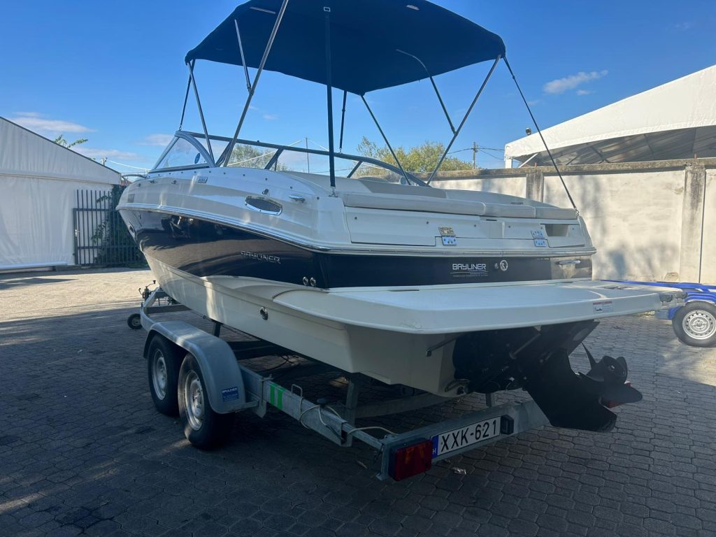 eladó használt motorcsónak