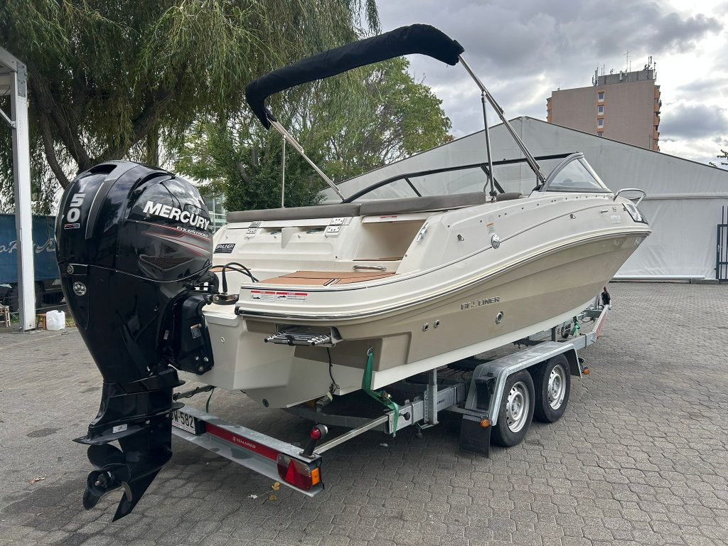 Eladó kabinos motorcsónak