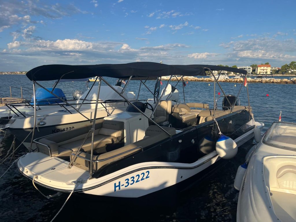 Eladó használt ponton motorcsónak