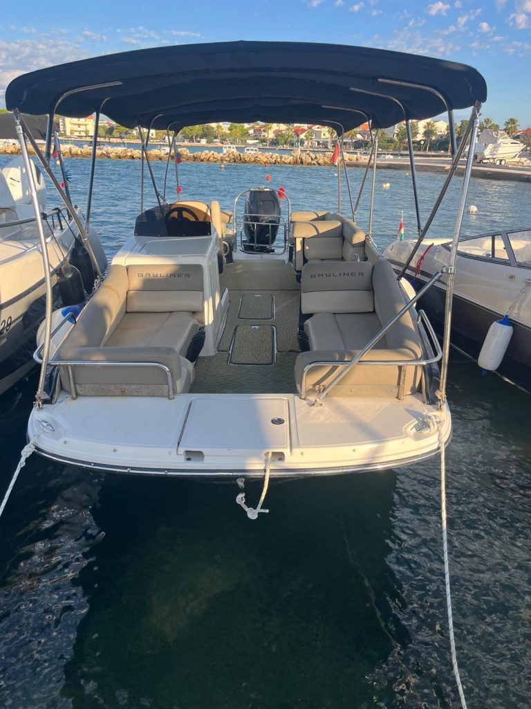 Eladó használt ponton motorcsónak