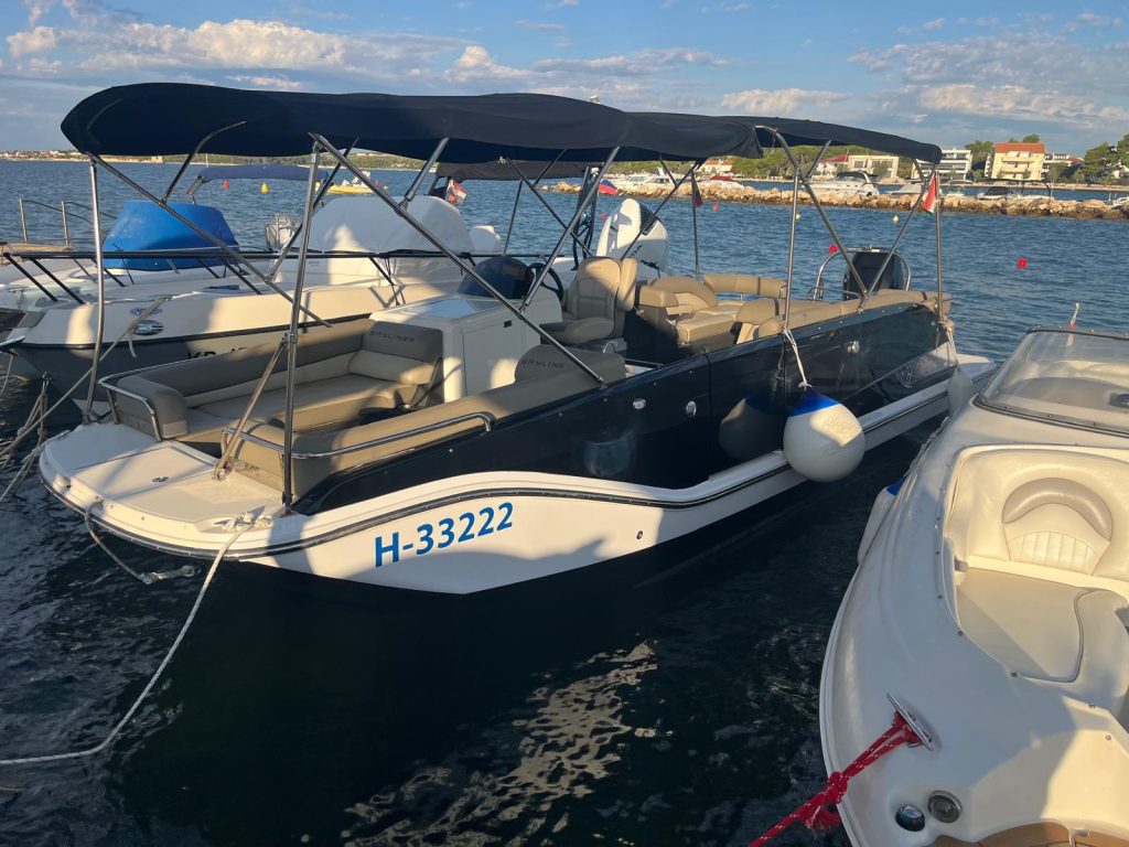 Eladó használt ponton motorcsónak