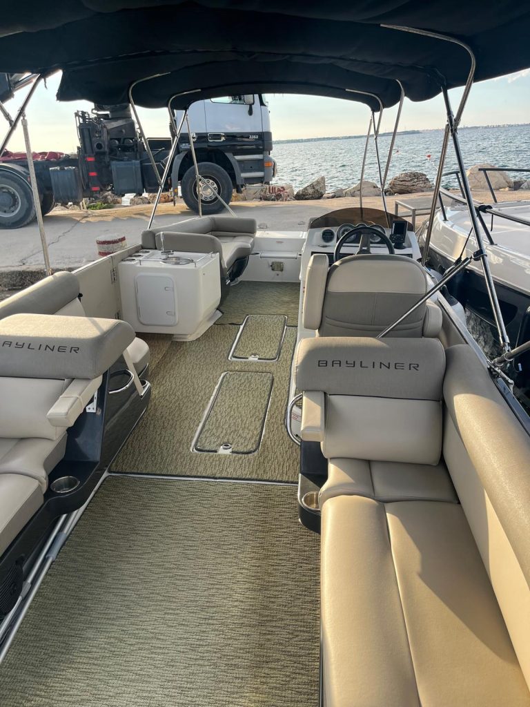 Eladó használt ponton motorcsónak