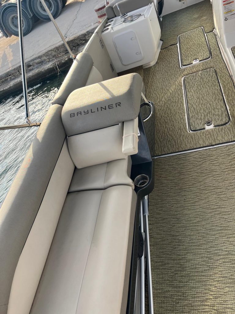 Eladó használt ponton motorcsónak