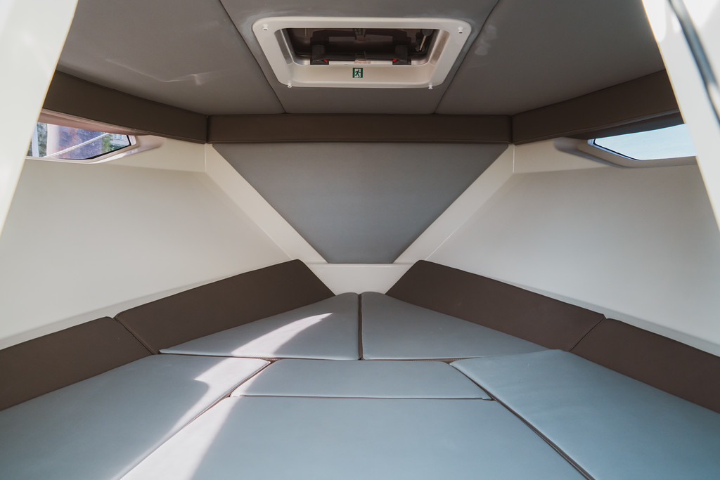 Eladó kabinos motorcsónak