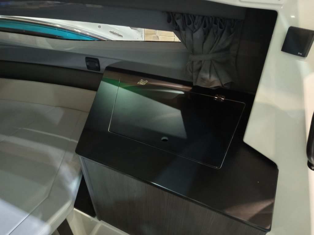 Navan motorcsónak eladó