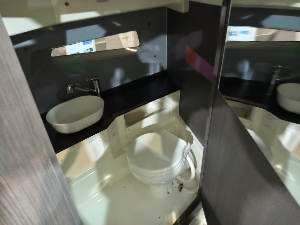 Navan motorcsónak eladó